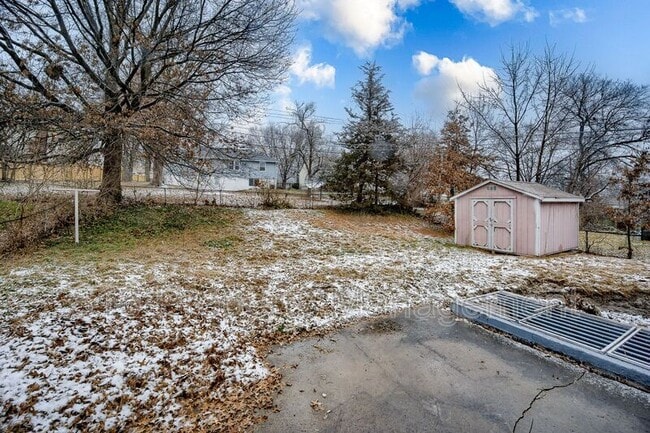 Building Photo - 3828 E 72nd Terrace