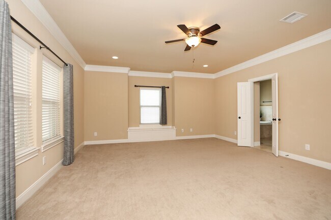 Building Photo - 11002 Upland Forest Dr