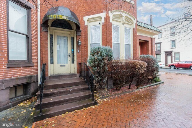 Primary Photo - 801 N 2nd St