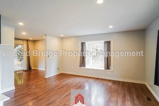 Building Photo - 5062 SW Freeman Ct