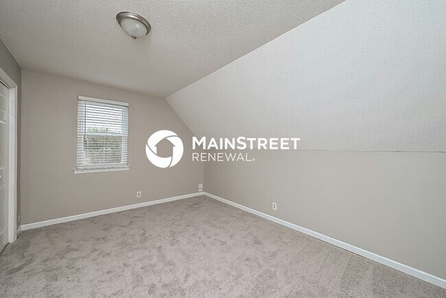 Building Photo - 3 Bedroom Pet-Friendly Home in Nashville, TN with Main Street Renewal
