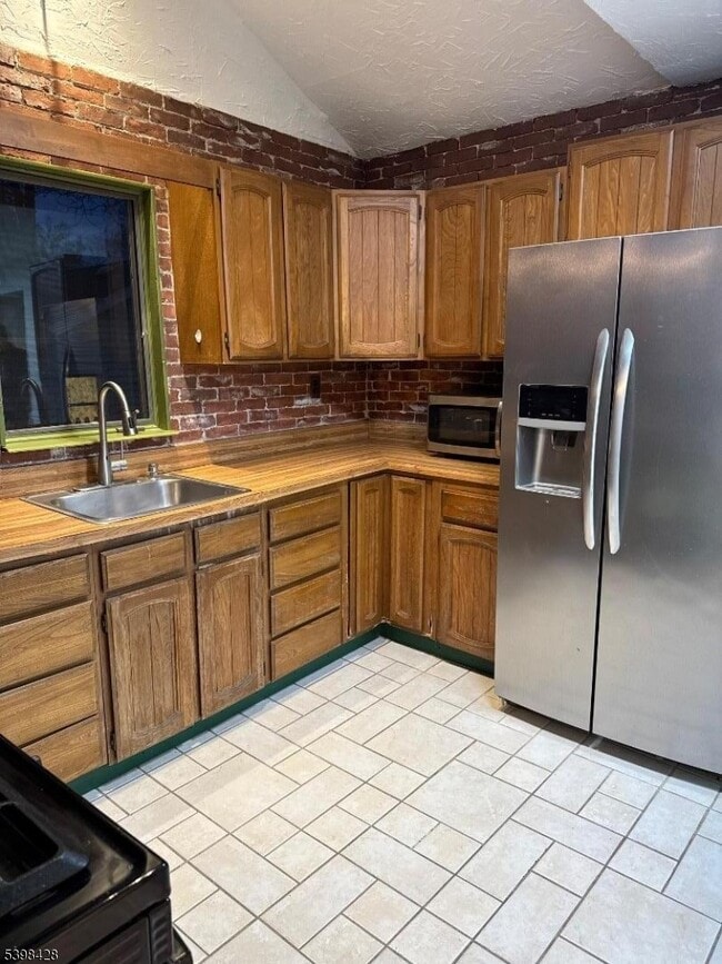 Building Photo - 54 Roosevelt Trail