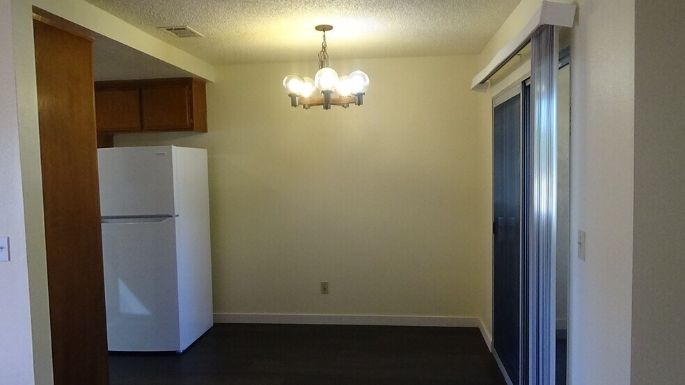 Dining Room - 725 Summerwood Ln