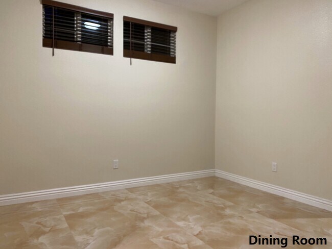 Building Photo - 31750 Paseo de Castaic