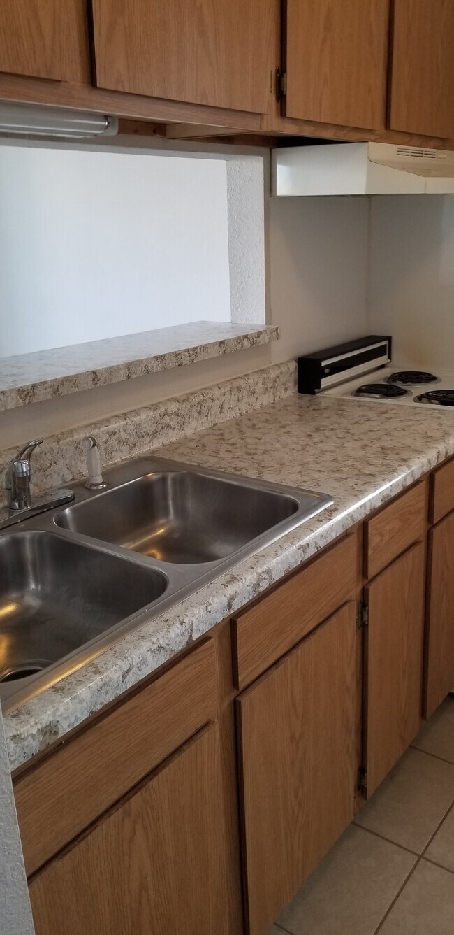 Building Photo - 225 E High St