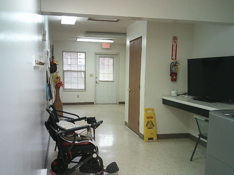 Building Photo - 400 Tella Jane Ln