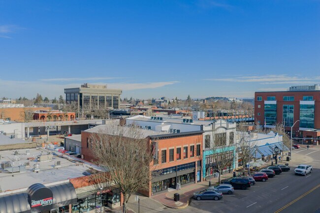 Building Photo - MOVE IN SPECIAL - NEWLY RENOVATED DOWNTOWN SALEM STUDIO