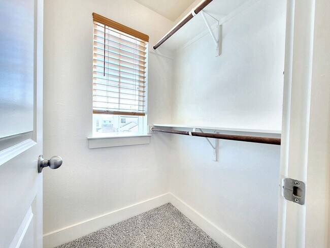 Building Photo - 130 Furlong Dr
