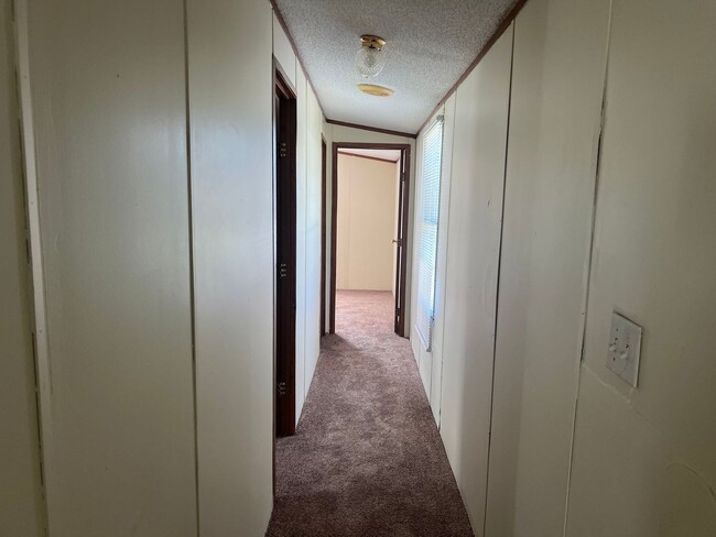 Building Photo - Large 16x80 Singlewide Mobile Home in Pine...