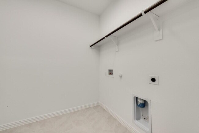 Building Photo - 2404 Swallowtail St