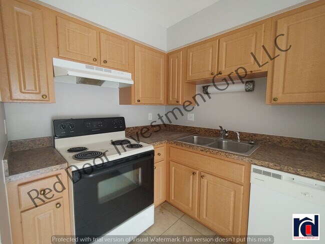Building Photo - 2 Bedroom 1 Bath Quadplex-Ocala!