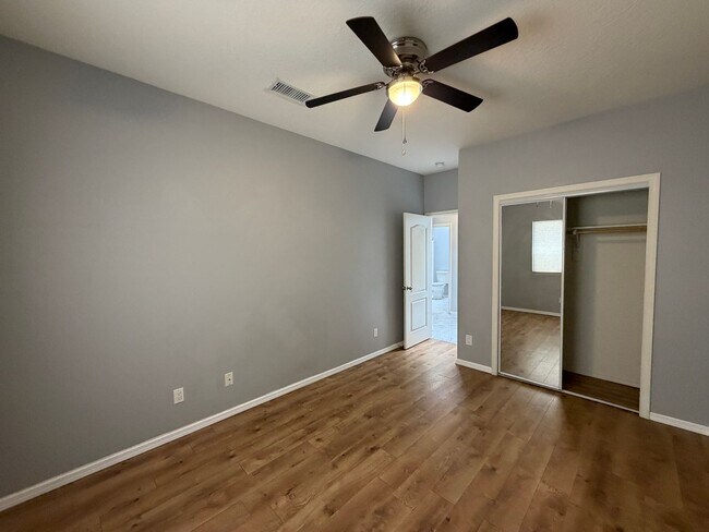 Building Photo - Beautiful Luxury Single Story Town Home Available Near Coors Blvd NW & Dellyne Ave NW!