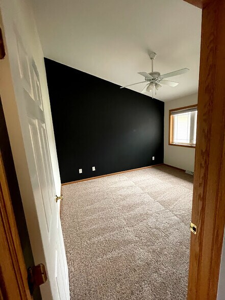 2nd Main Level Bedroom - 1051 Tamarack Way