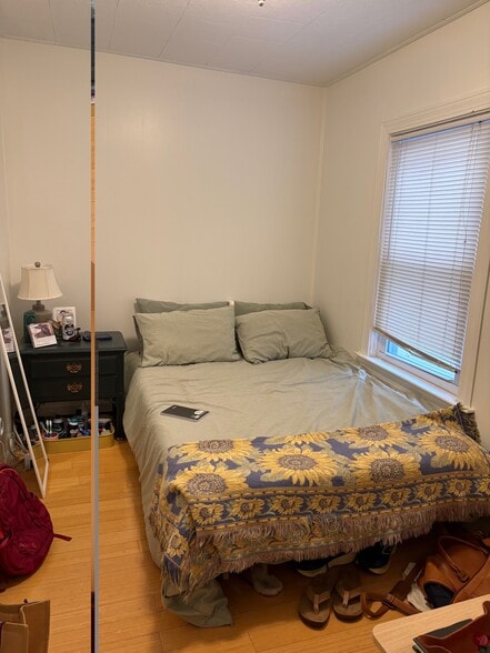 Building Photo - 291 Elm St