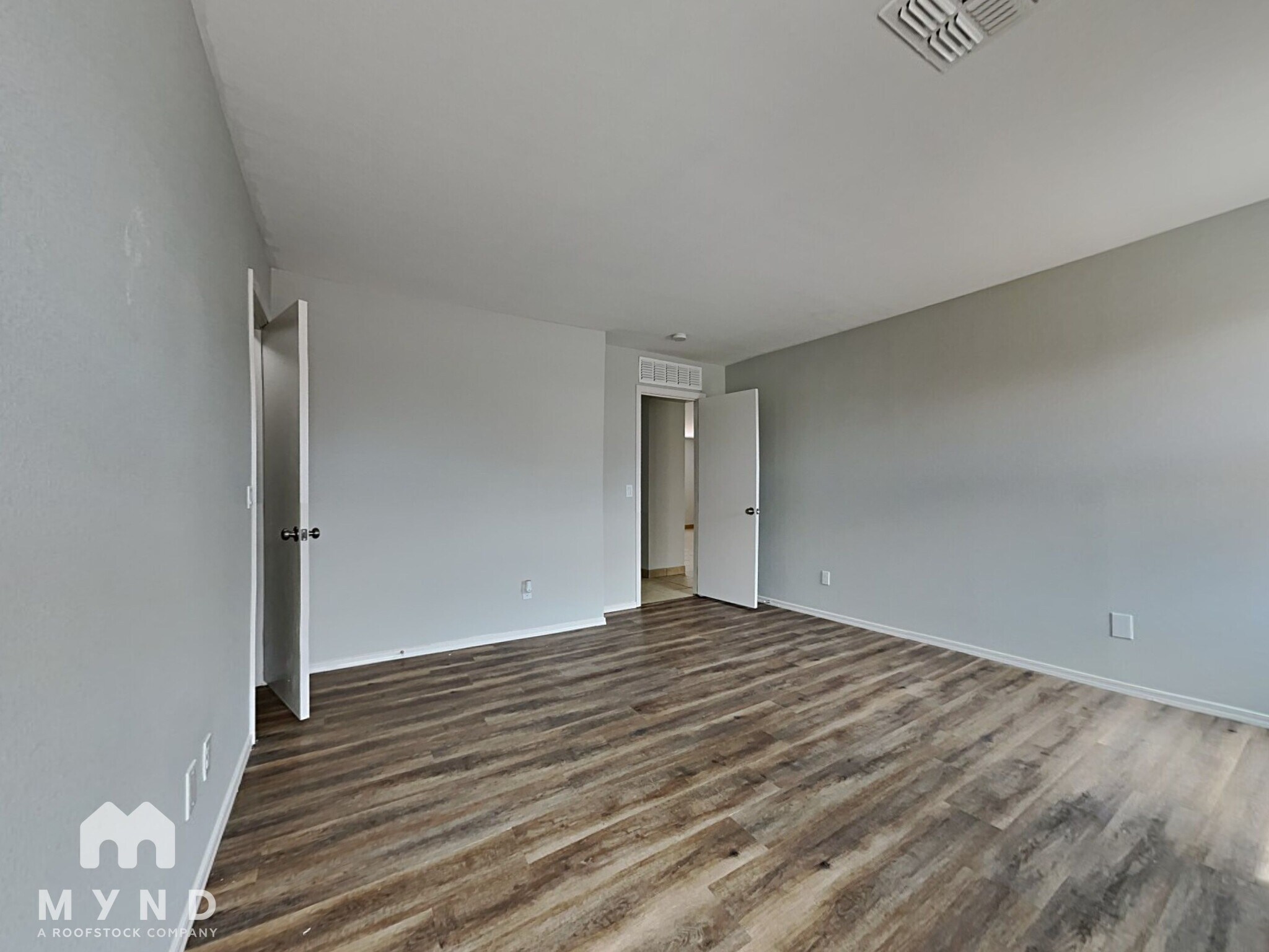 Building Photo - 11903 W Cabrillo Dr
