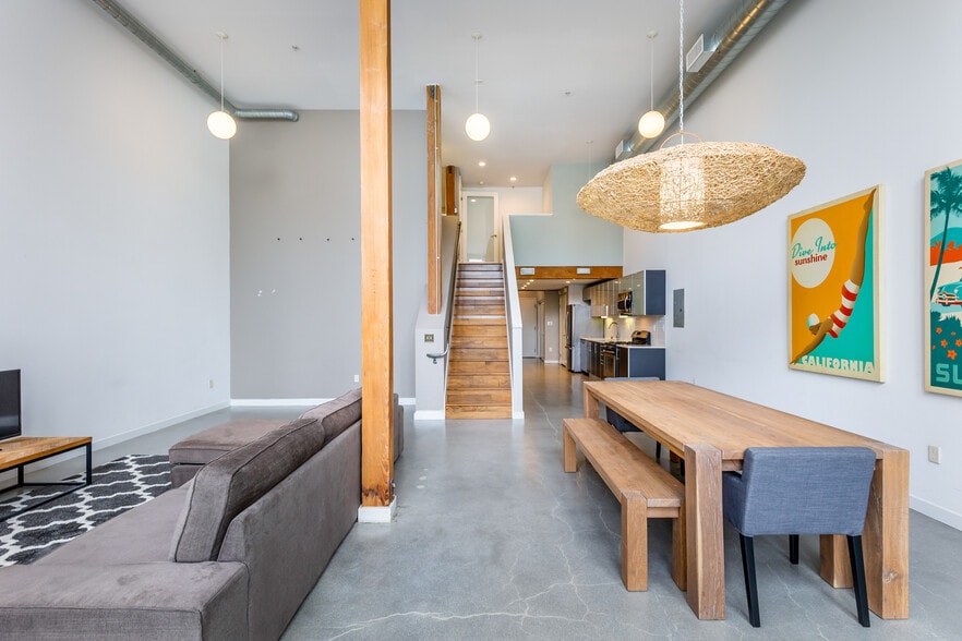 Building Photo - 4215 Glencoe Ave