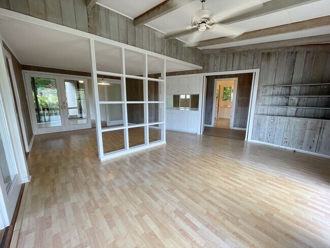 Building Photo - N116ach (REOM)