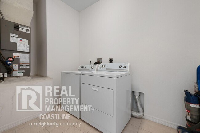 Building Photo - Flexible Lease: Seasonal OR Annual Furnished/Unfurnished – 3BR North Port Home!