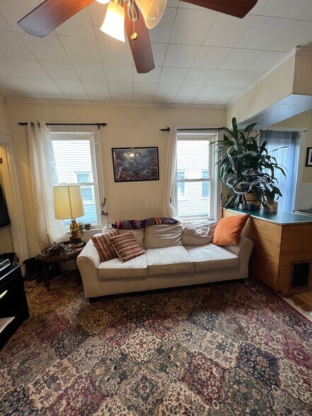 Building Photo - 14 Hancock St