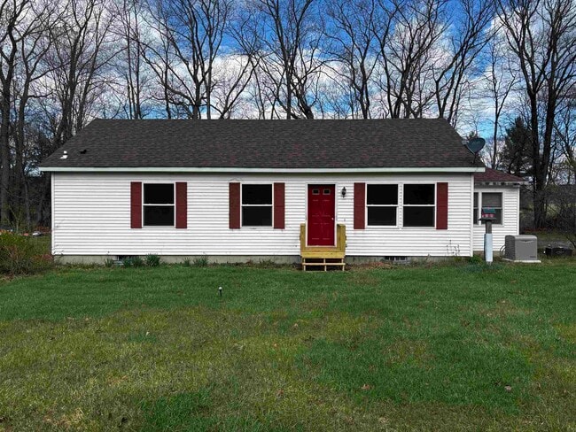 Building Photo - 49 River Rd