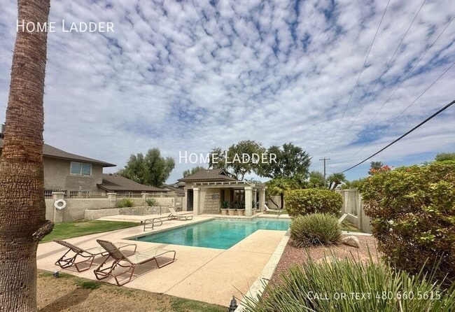 Building Photo - 1256 N 85th Pl