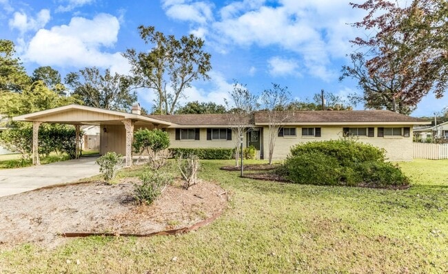 Primary Photo - Lafayette Rental 4 bedroom