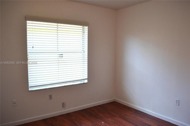 Building Photo - 8328 SW 163rd Ave