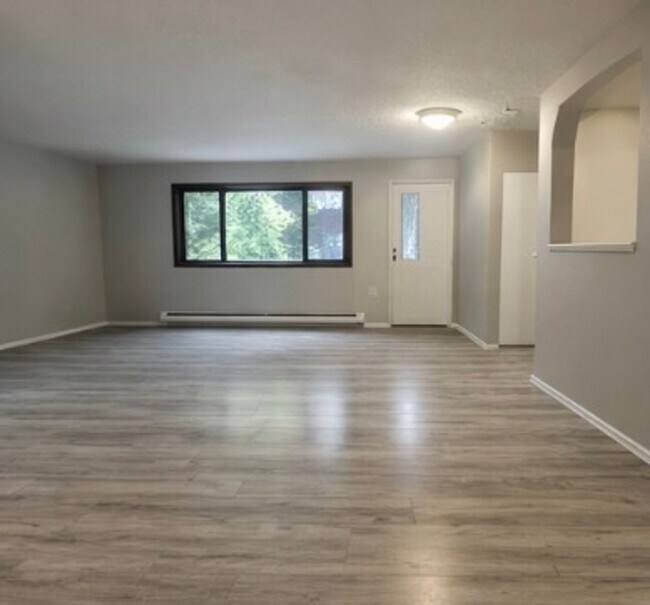 Building Photo - Updated 2BR/1BA Waconia Townhome Available Soon!