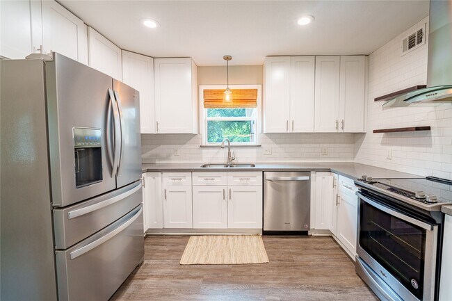 Building Photo - 13018 Wincrest Ct