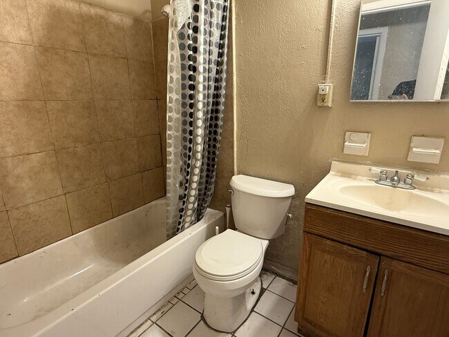 Building Photo - House for rent