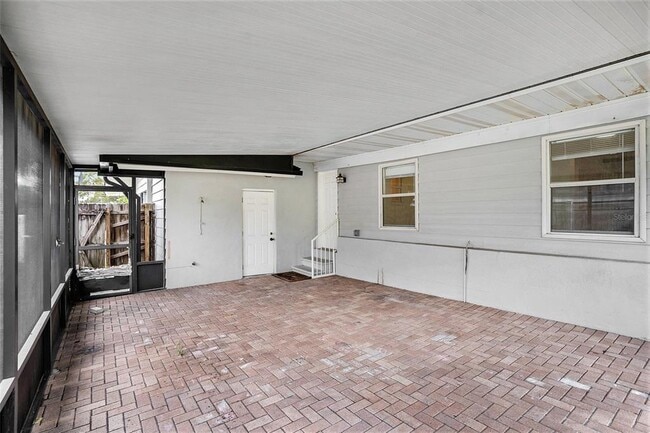 Building Photo - 1640 Picardy Cir