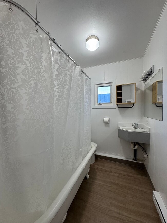 Building Photo - Remodeled 2-Bedroom Home on Oversized Lot