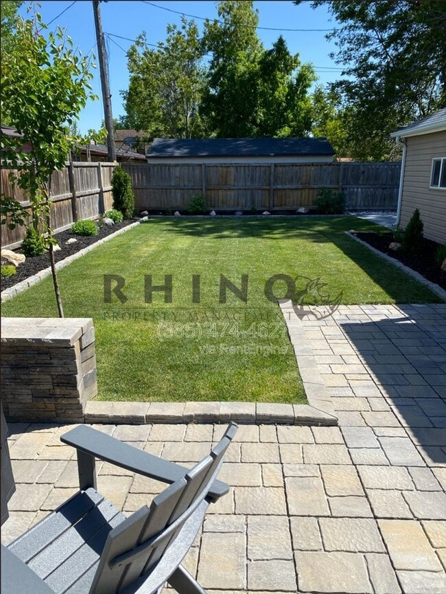 Building Photo - 174 Claybourne Ave S