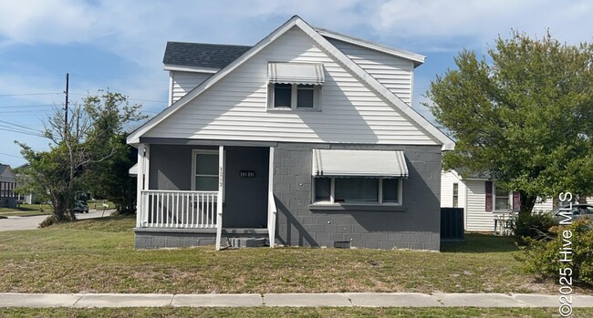 Building Photo - 1212 Fisher St