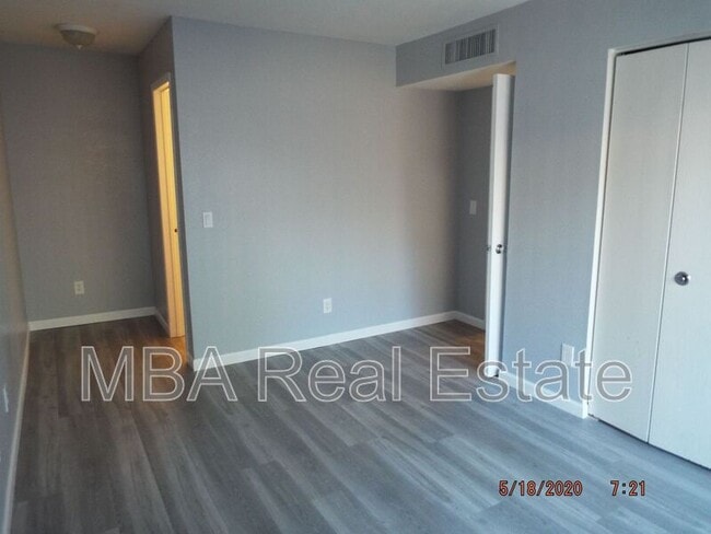 Building Photo - 2832 E Le Marche Ave