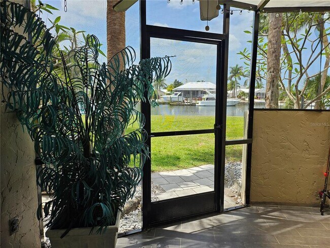 Building Photo - 1028 Apollo Beach Blvd