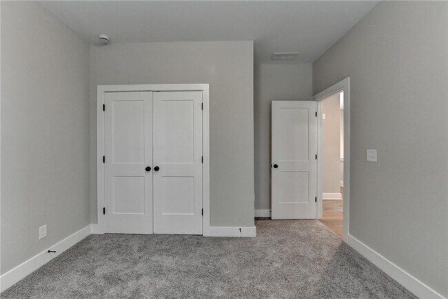 Building Photo - 106 Pinecone Pkwy