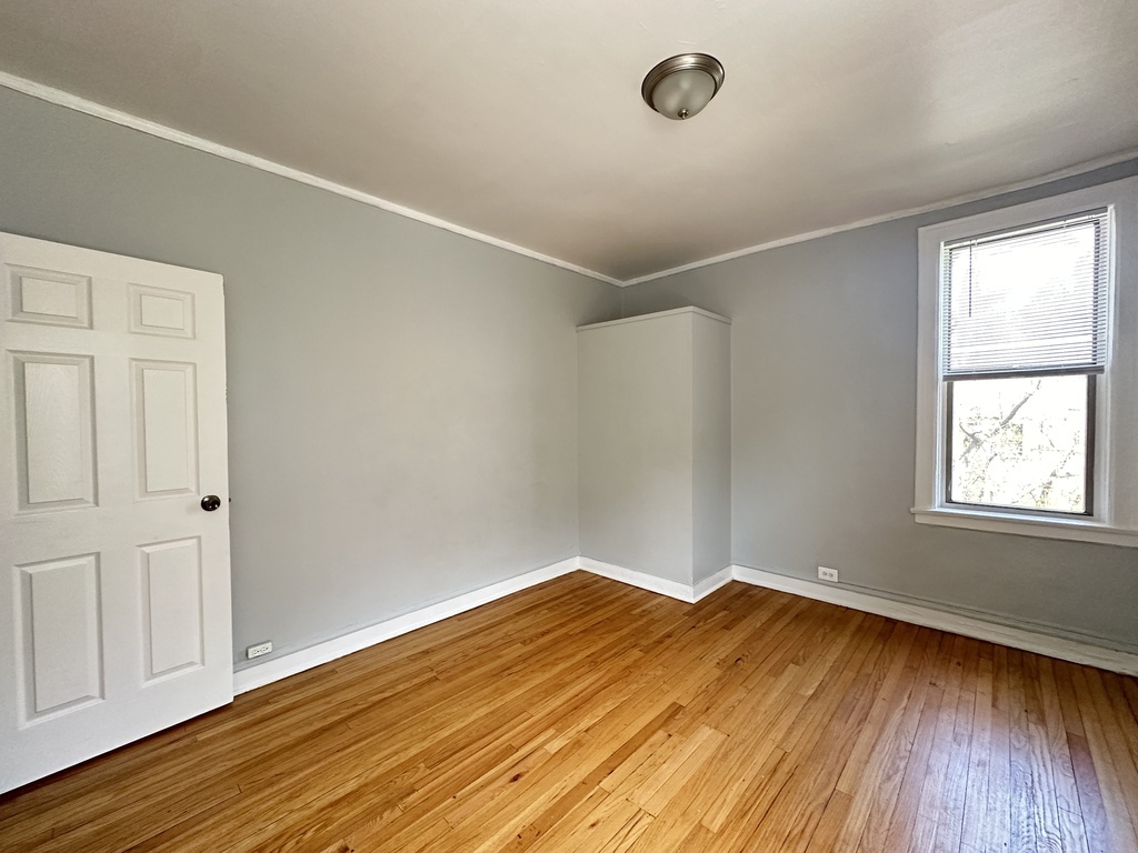 Building Photo - 1361 W Estes Ave