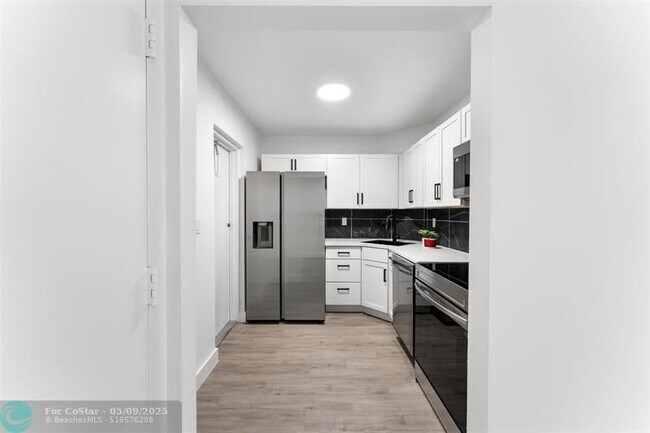 Building Photo - 3105 Oakland Shores Dr