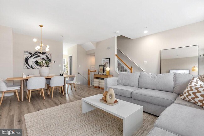 Building Photo - 709 Gaither Rd