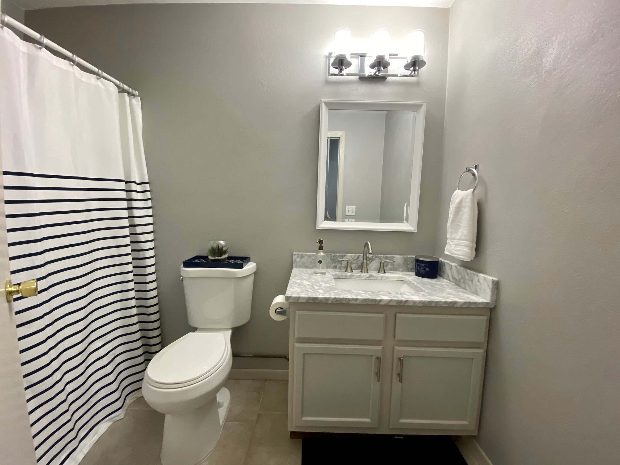 Building Photo - 1050 Minns Dr