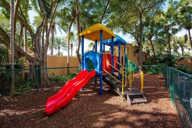 Building Photo - 19999 E Country Club Dr