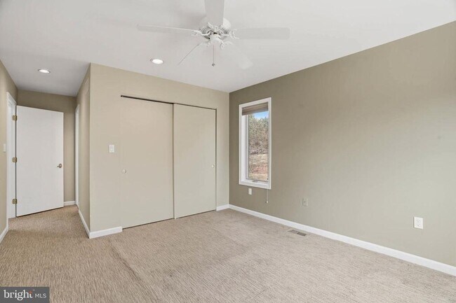 Building Photo - 6614 Corina Ct