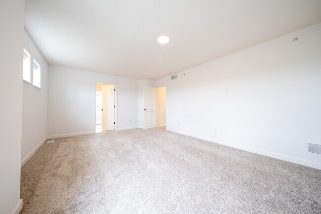 Building Photo - 15142 Archdale Ln
