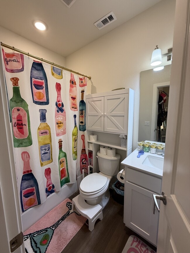 Building Photo - 707 Whitham Ave