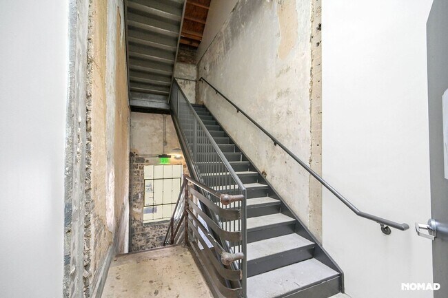 Building Photo - Spacious 1BR Loft in Atlanta near Ponce Ci...