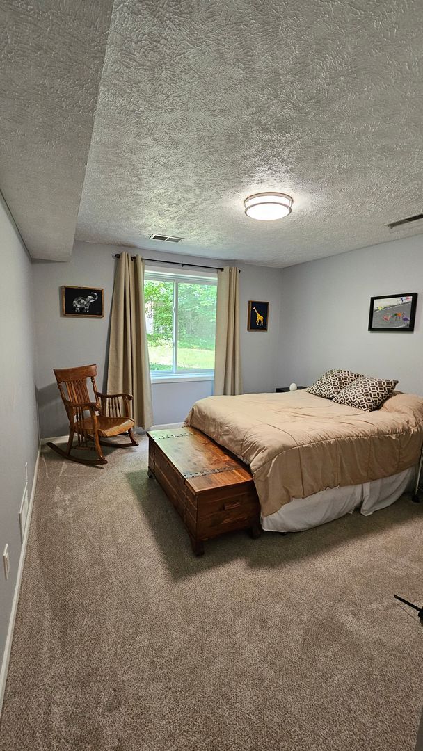 Building Photo - East Side Traverse City 3BR Home with Lake...