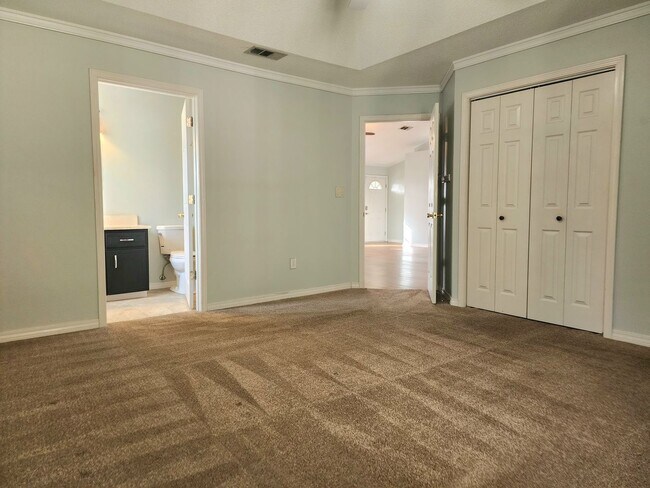 Building Photo - Adorable back yard in Gulf Shores - 3/2