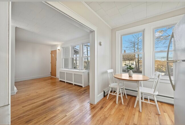 Building Photo - 8 Smith St