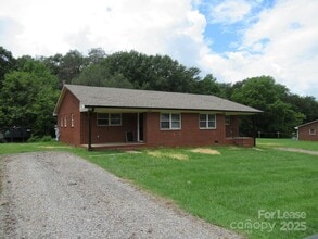 Building Photo - 1745 River Rd